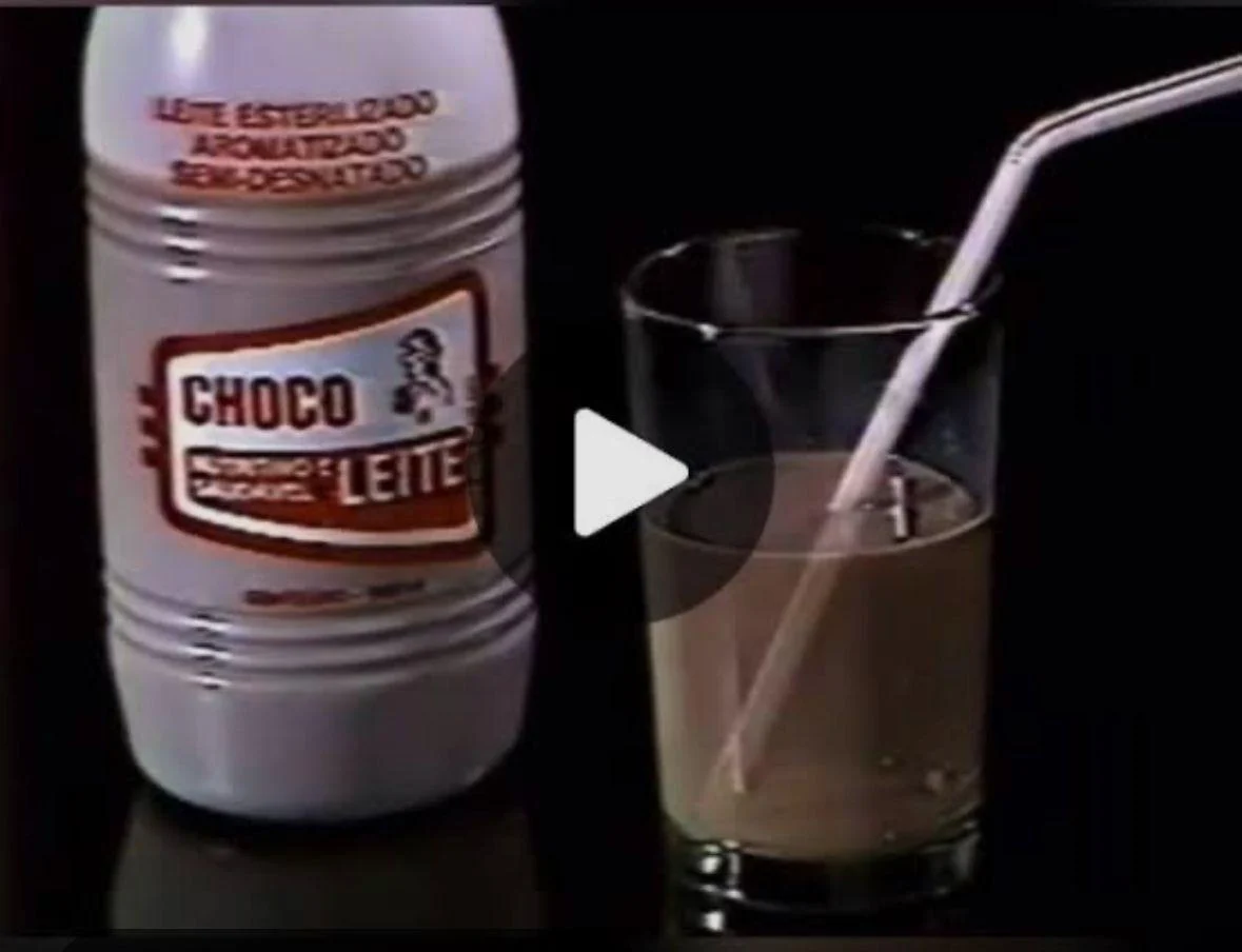 Choco Leite em 1992: Criação do famoso gingle “Eu quero Choco Leite”, inspirado na música “Chocolate" do Tim Maia.